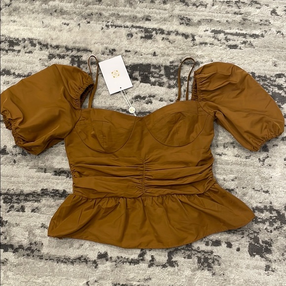 Wayf Tops - Wayf Puff Sleeve Top